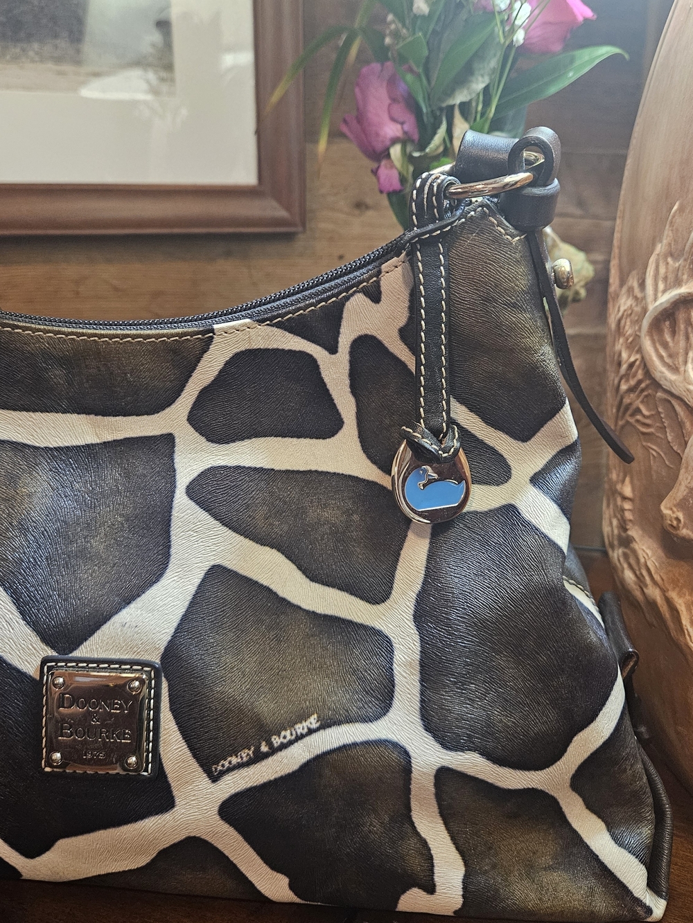 Vintage Dooney & Bourke Black and Cream Giraffe-Print Shoulder Bag - Picture 6 of 7